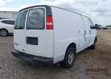 2008 Chevrolet Express Work Van z USA, uszkodzony, nr VIN 1GCFG15X081147748